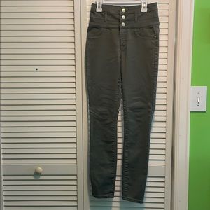 Size 2 skinny jeans! Perfect condition!!